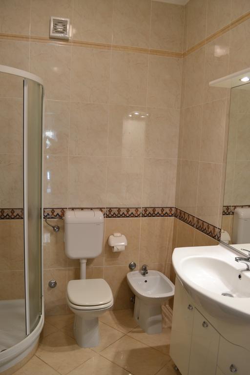 Apartments Monfiorenzo Ровінь Екстер'єр фото
